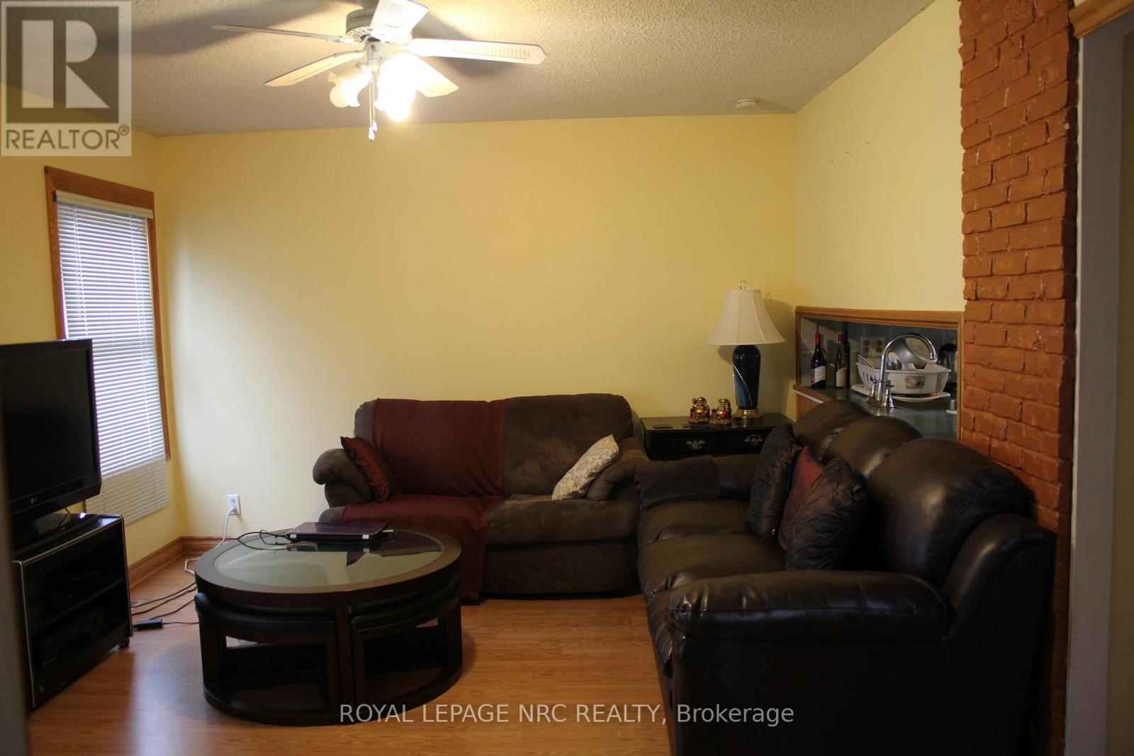 18 Cosby Avenue, St. Catharines, Ontario L2M 5R4 - Photo 3 - X12523376