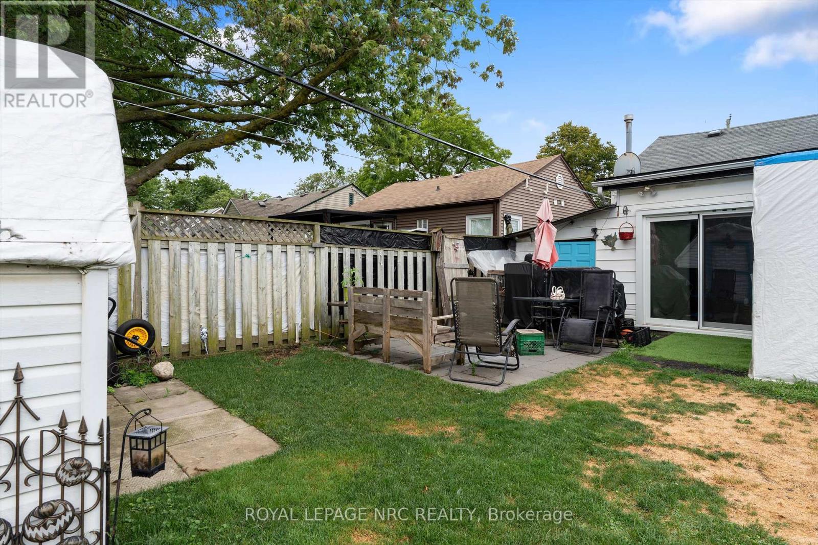 18 Cosby Avenue, St. Catharines, Ontario L2M 5R4 - Photo 9 - X12523376