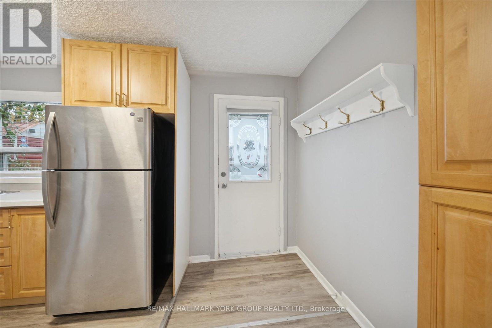 116a High Street, Georgina, Ontario  L0E 1R0 - Photo 2 - N12523144