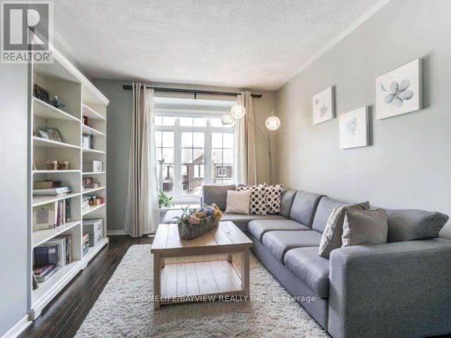 10 Lodgeway Drive, Vaughan, Ontario  L6A 3S3 - Photo 7 - N12523146