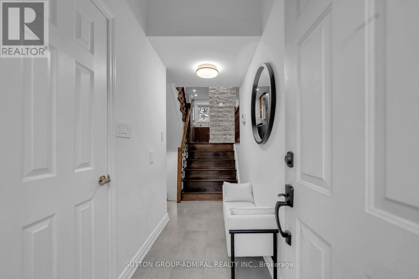 40 Stately Way, Markham, Ontario  L3T 3Z8 - Photo 7 - N12523186