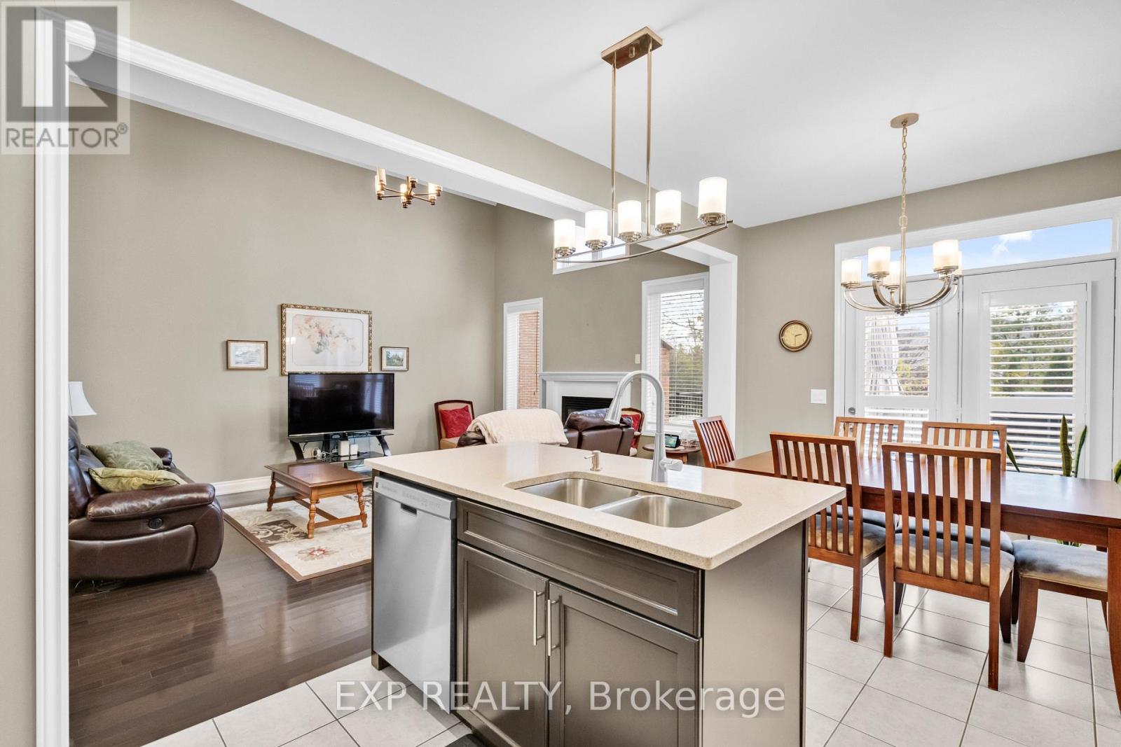 6 Mcmahon Court, Richmond Hill, Ontario  L4E 0T6 - Photo 15 - N12523202