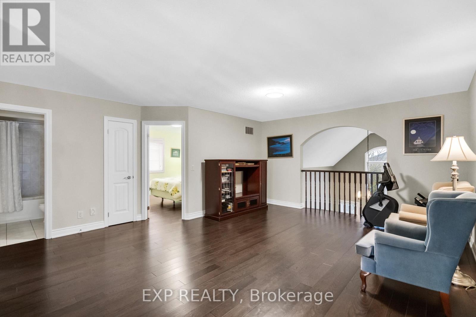 6 Mcmahon Court, Richmond Hill, Ontario  L4E 0T6 - Photo 25 - N12523202