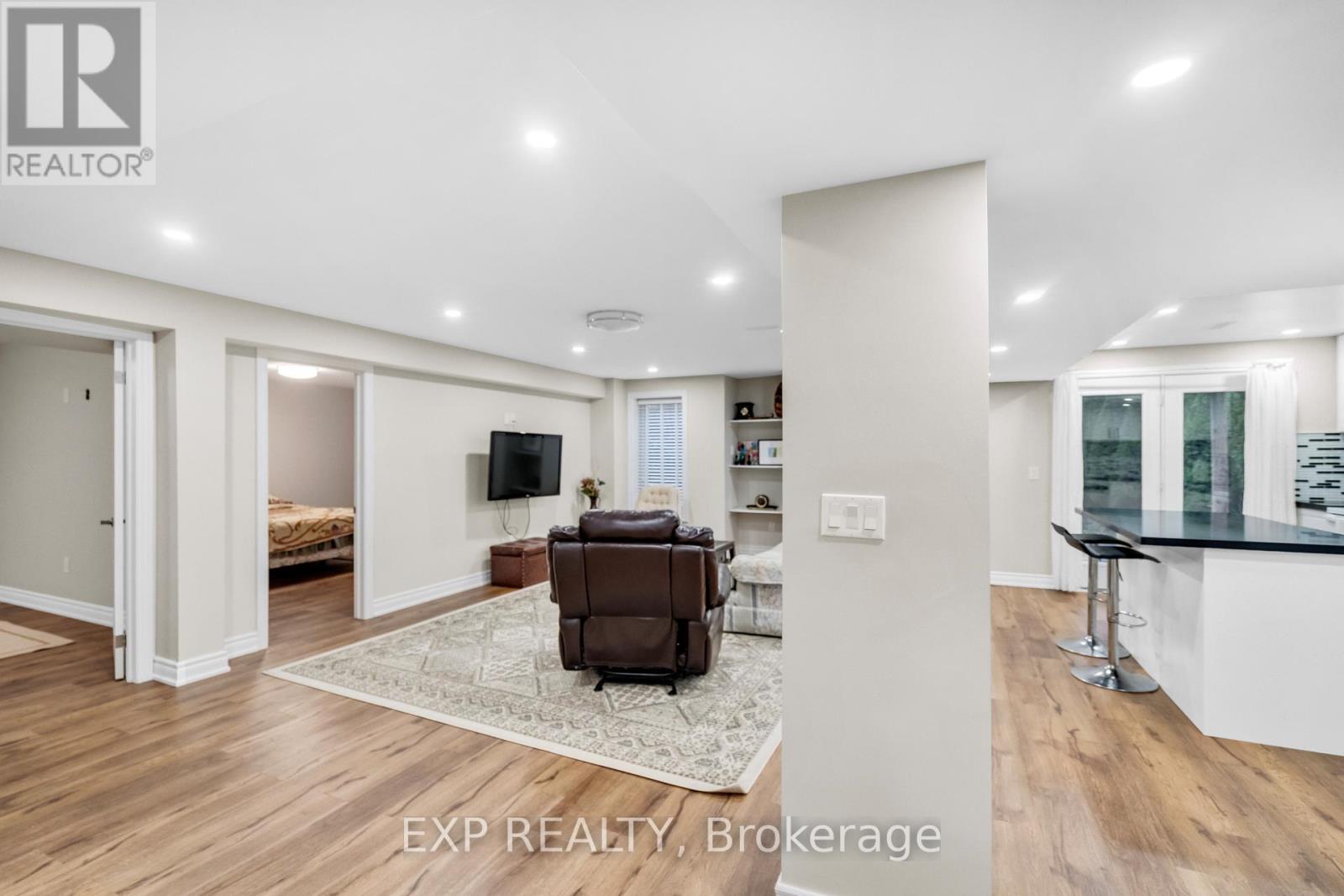 6 Mcmahon Court, Richmond Hill, Ontario  L4E 0T6 - Photo 33 - N12523202