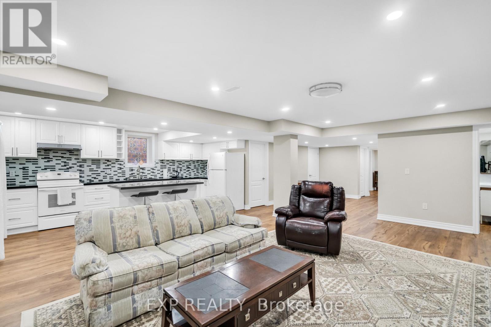 6 Mcmahon Court, Richmond Hill, Ontario  L4E 0T6 - Photo 36 - N12523202