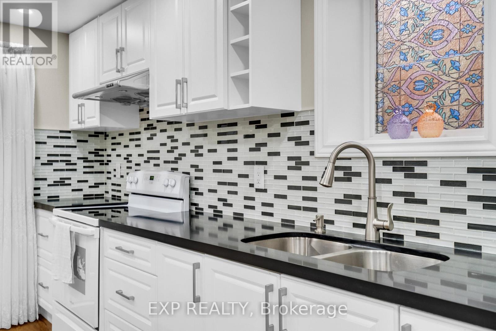 6 Mcmahon Court, Richmond Hill, Ontario  L4E 0T6 - Photo 40 - N12523202