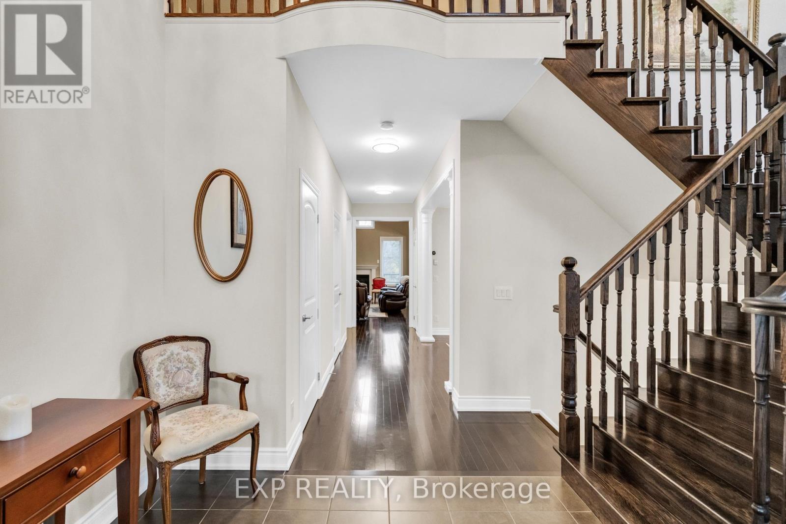 6 Mcmahon Court, Richmond Hill, Ontario  L4E 0T6 - Photo 6 - N12523202