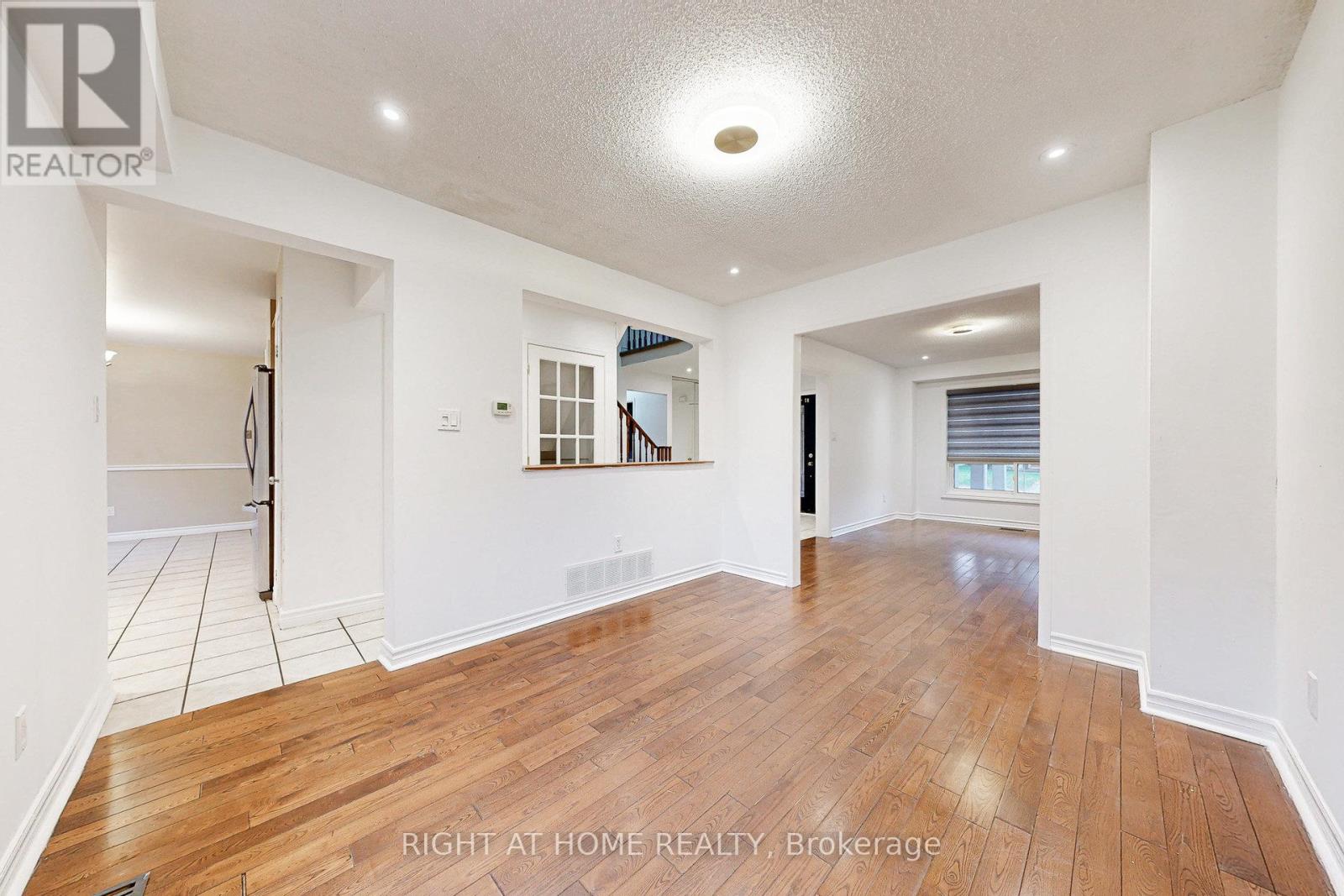 91 O'shaughnessy Crescent, Barrie, Ontario L4N 7L9 - Photo 12 - S12523096