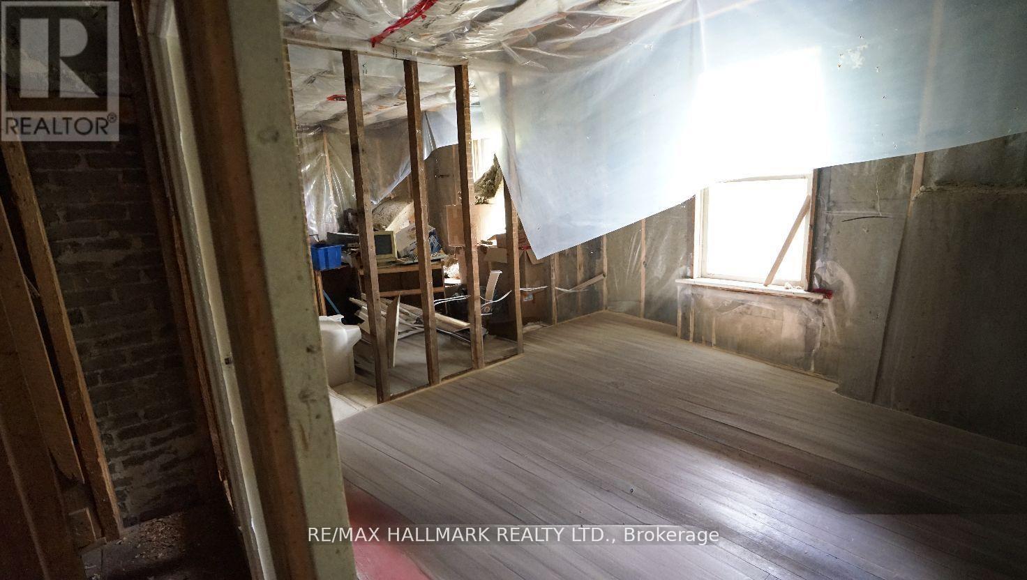 26 Lakeshore Road W, Oro-Medonte, Ontario L0L 2E0 - Photo 17 - S12523110