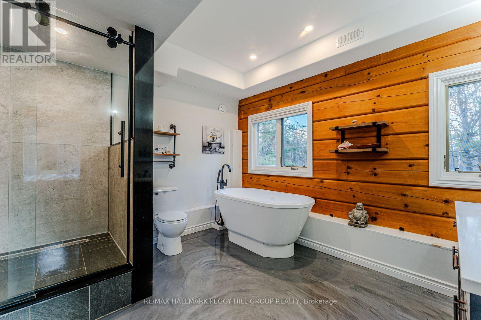 2504 Fairgrounds Road, Ramara, Ontario  L0K 2B0 - Photo 15 - S12523132