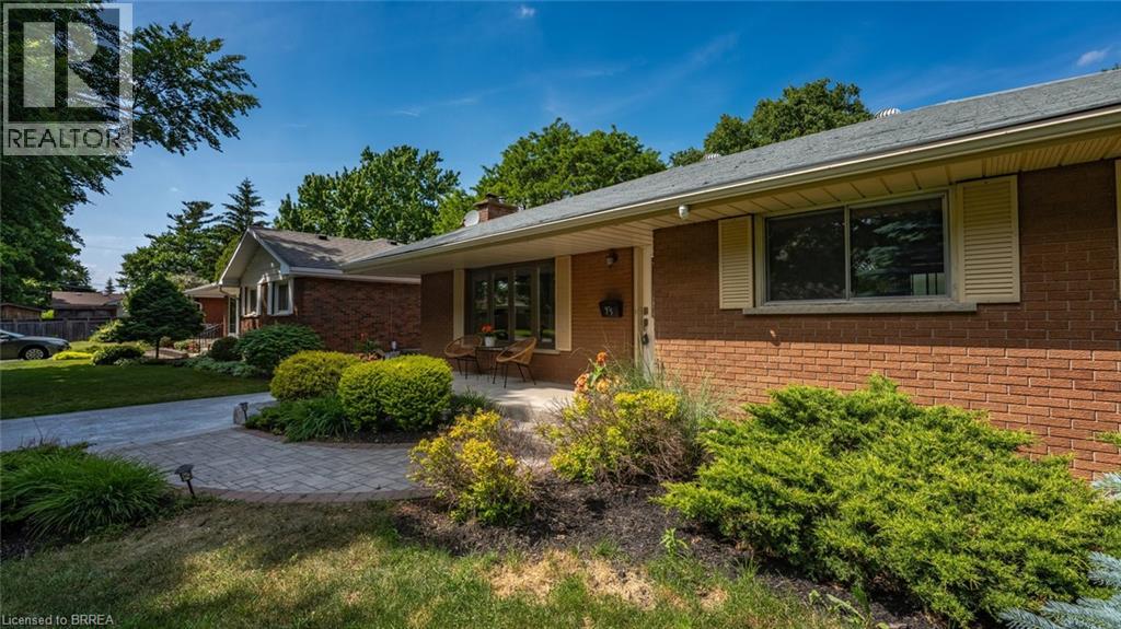 75 Pusey Boulevard, Brantford, Ontario  N3R 2S4 - Photo 3 - 40786651