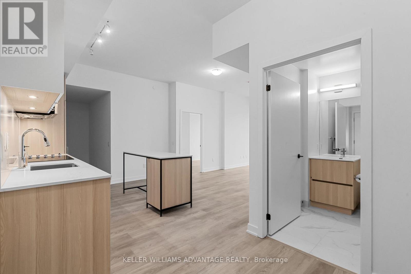 307 - 220 Missinnihe Way, Mississauga, Ontario  L5H 0A9 - Photo 12 - W12523116