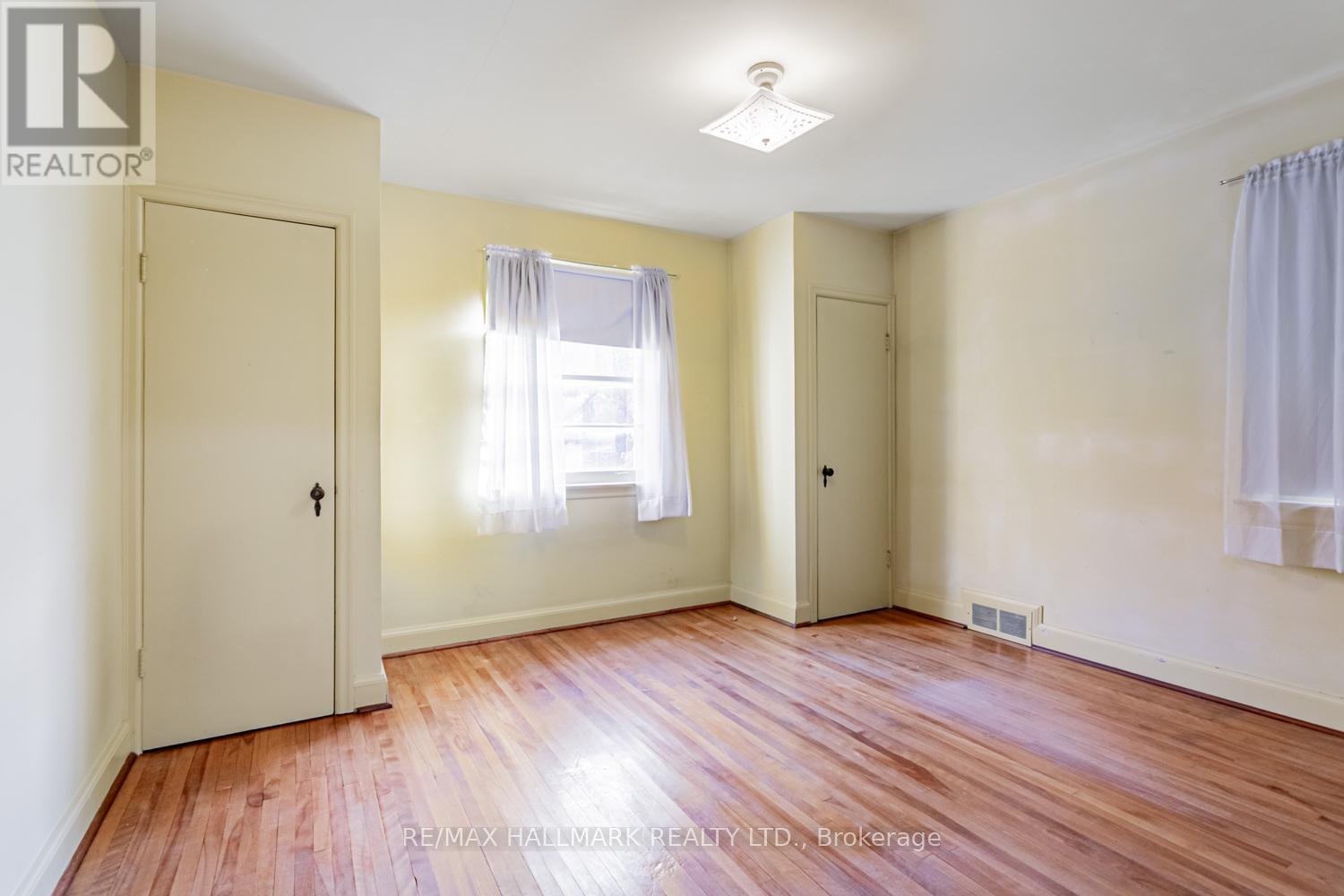 56 Delroy Drive, Toronto, Ontario  M8Y 1N2 - Photo 13 - W12523124