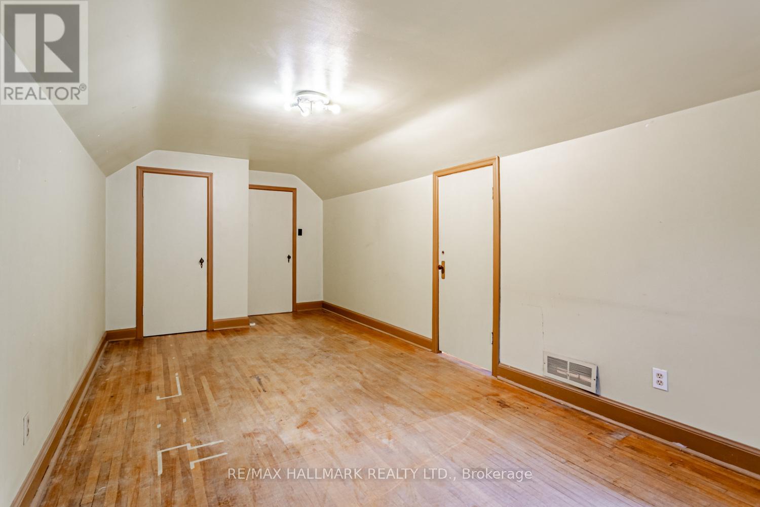 56 Delroy Drive, Toronto, Ontario  M8Y 1N2 - Photo 17 - W12523124