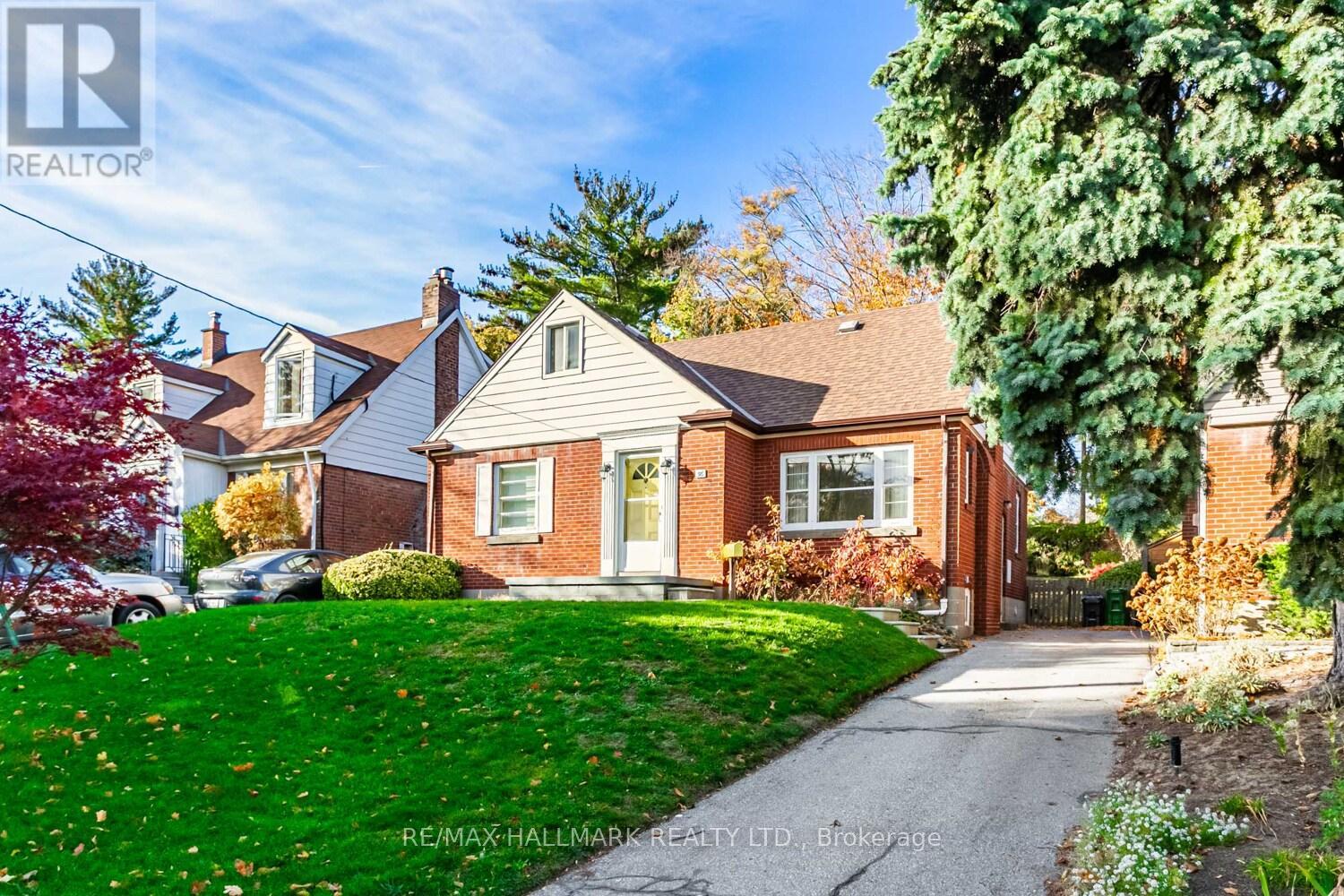 56 Delroy Drive, Toronto, Ontario  M8Y 1N2 - Photo 2 - W12523124