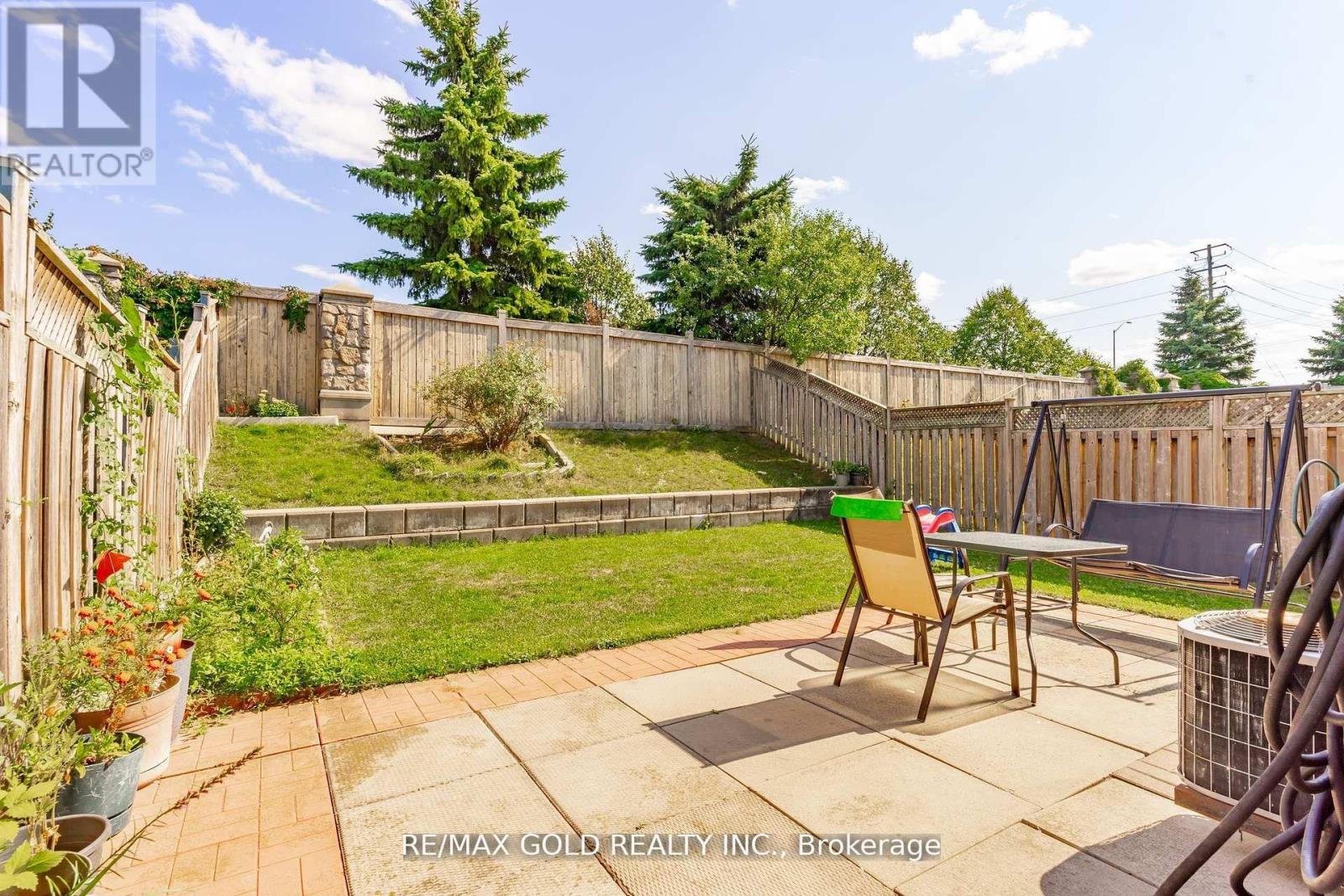 32 Rubysilver Drive, Brampton, Ontario L6P 1P9 - Photo 29 - W12523150