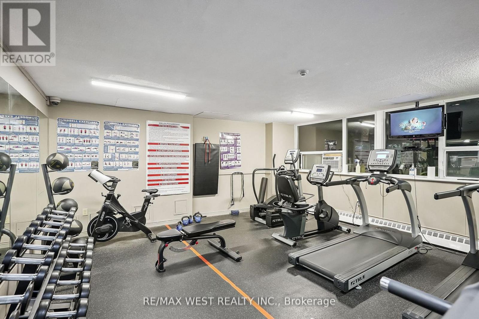 1203 - 530 Lolita Gardens, Mississauga, Ontario L5A 3T2 - Photo 9 - W12523162