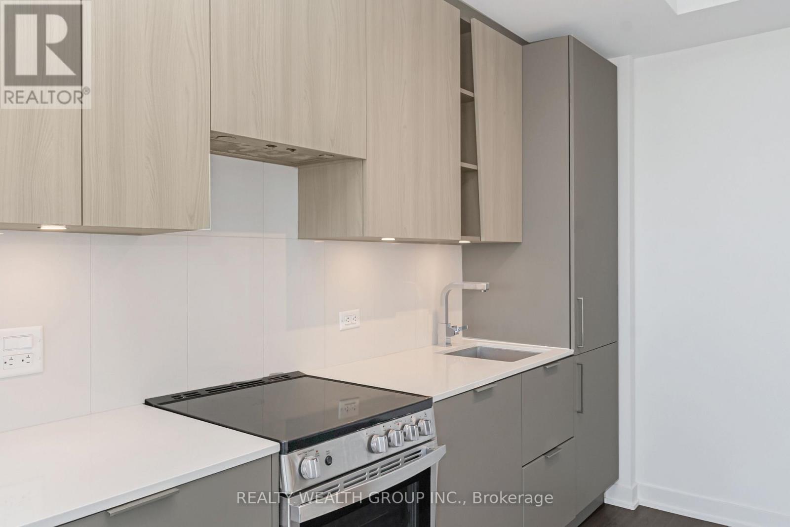 3911 - 3900 Confederation Parkway, Mississauga, Ontario  L5B 0M3 - Photo 15 - W12523174