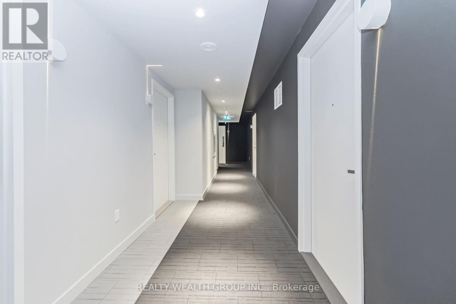 3911 - 3900 Confederation Parkway, Mississauga, Ontario  L5B 0M3 - Photo 32 - W12523174