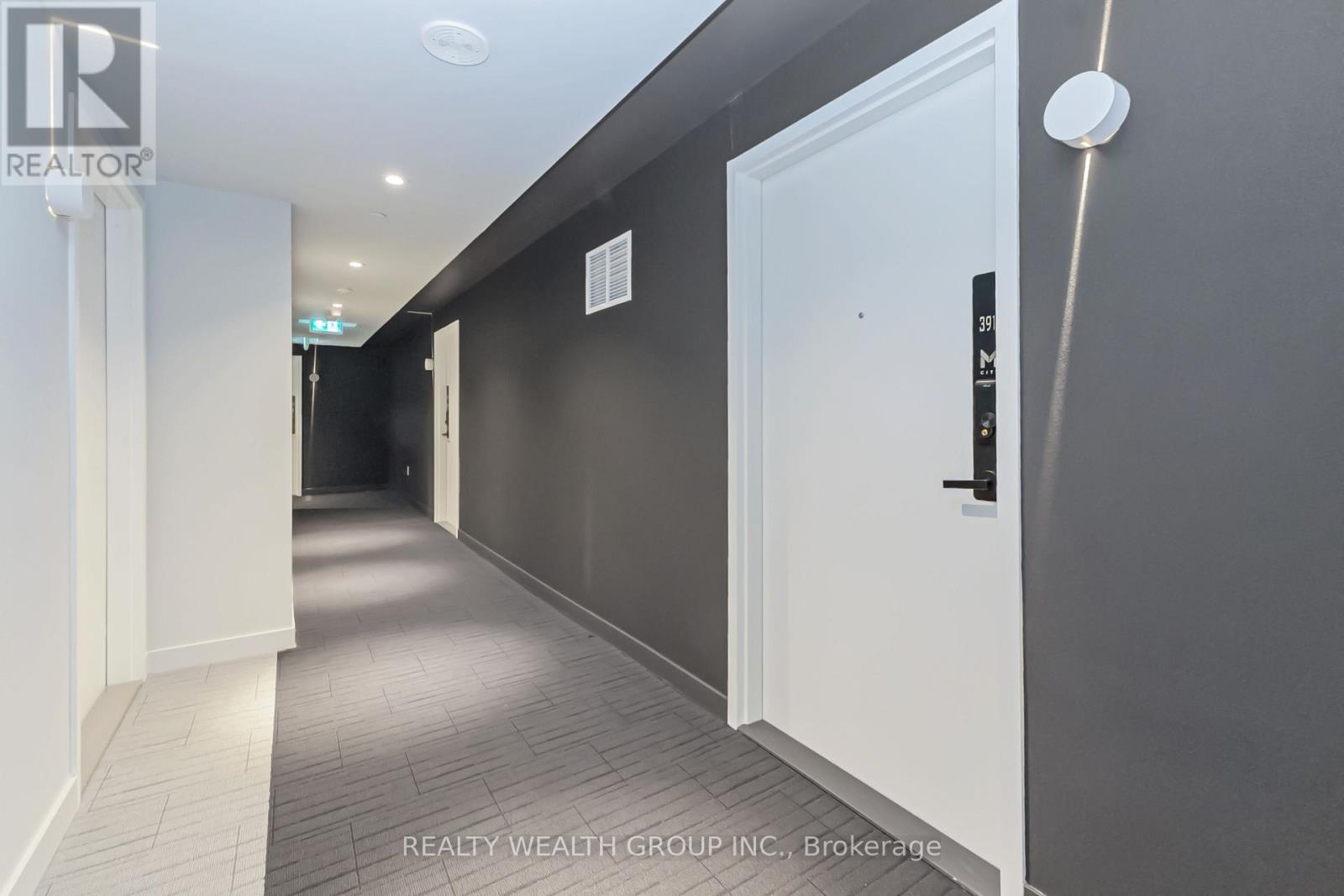 3911 - 3900 Confederation Parkway, Mississauga, Ontario  L5B 0M3 - Photo 33 - W12523174