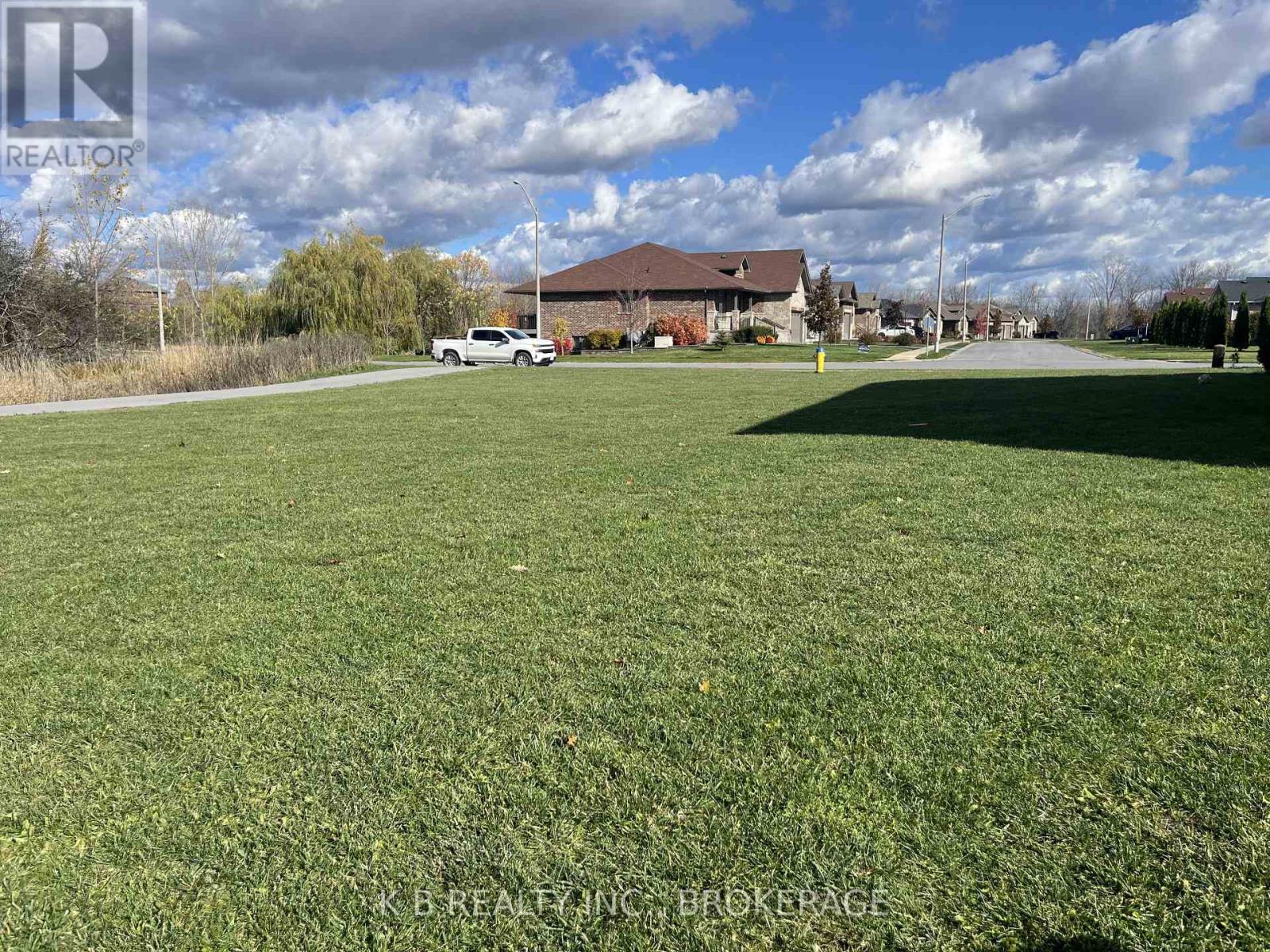 104 Cherrywood Parkway, Greater Napanee, Ontario K7R 0B1 - Photo 4 - X12513268