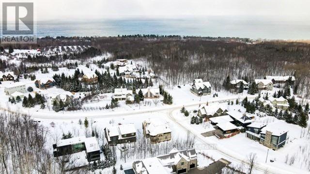 102 Hemlock Court, Blue Mountains, Ontario  L9Y 0T3 - Photo 5 - X12523128