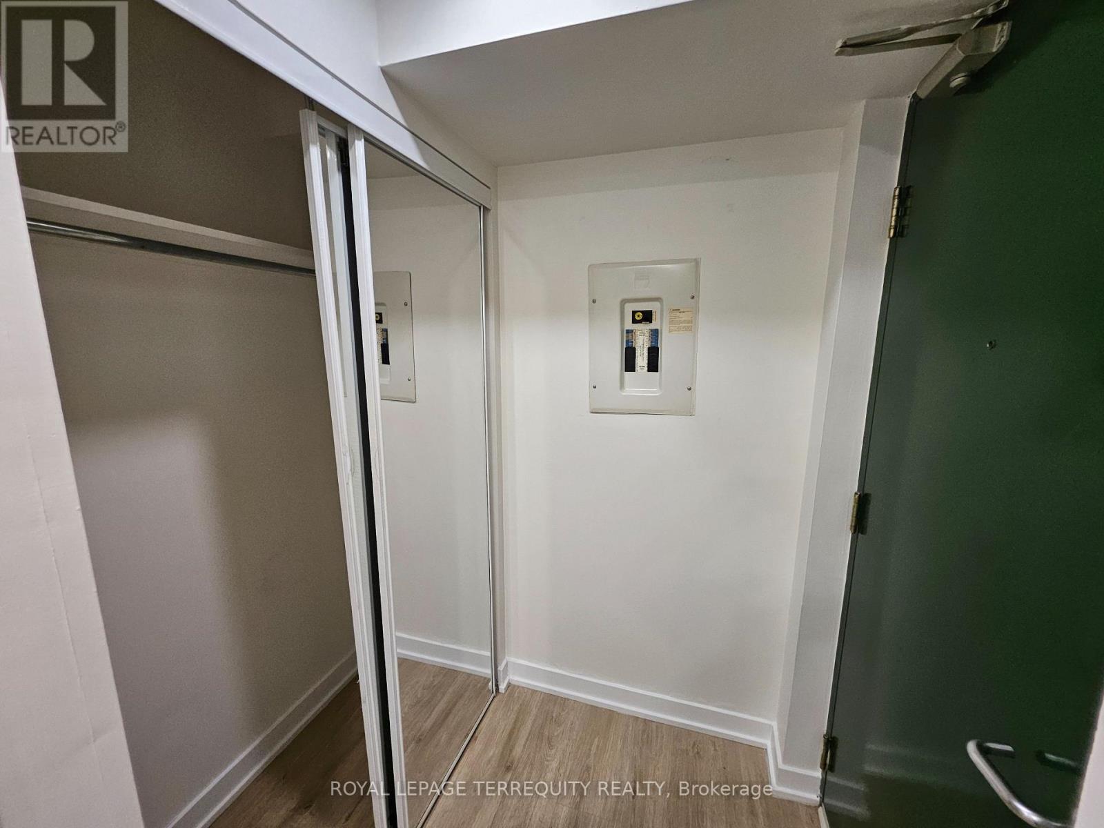 7 - 450 Arlington Avenue, Toronto, Ontario  M6C 3A2 - Photo 5 - C12523346