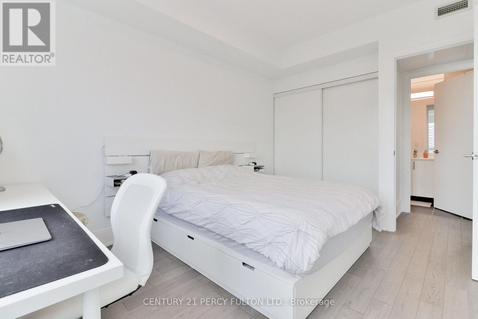 1201 - 181 Wynford Drive, Toronto, Ontario  M3C 0C6 - Photo 14 - C12523412