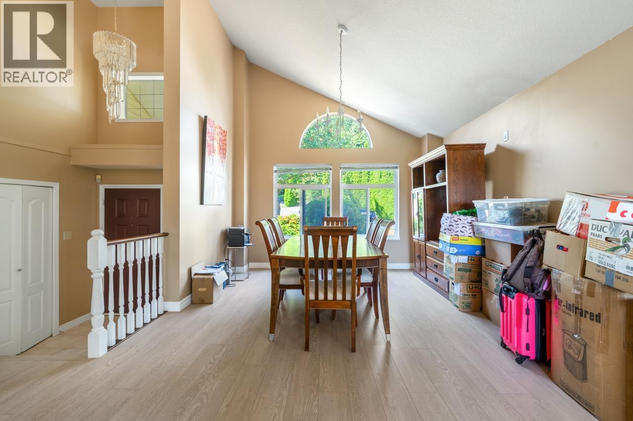 2984 Lotus Court, Coquitlam, British Columbia  V3B 7B2 - Photo 3 - R3065627