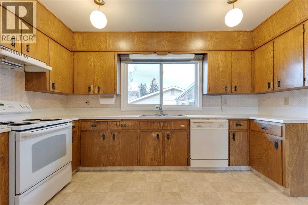 6320 Rundlehorn Drive Ne, Calgary, Alberta  T1Y 1M7 - Photo 10 - A2268766