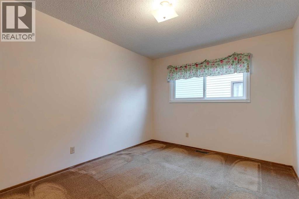 6320 Rundlehorn Drive Ne, Calgary, Alberta  T1Y 1M7 - Photo 16 - A2268766