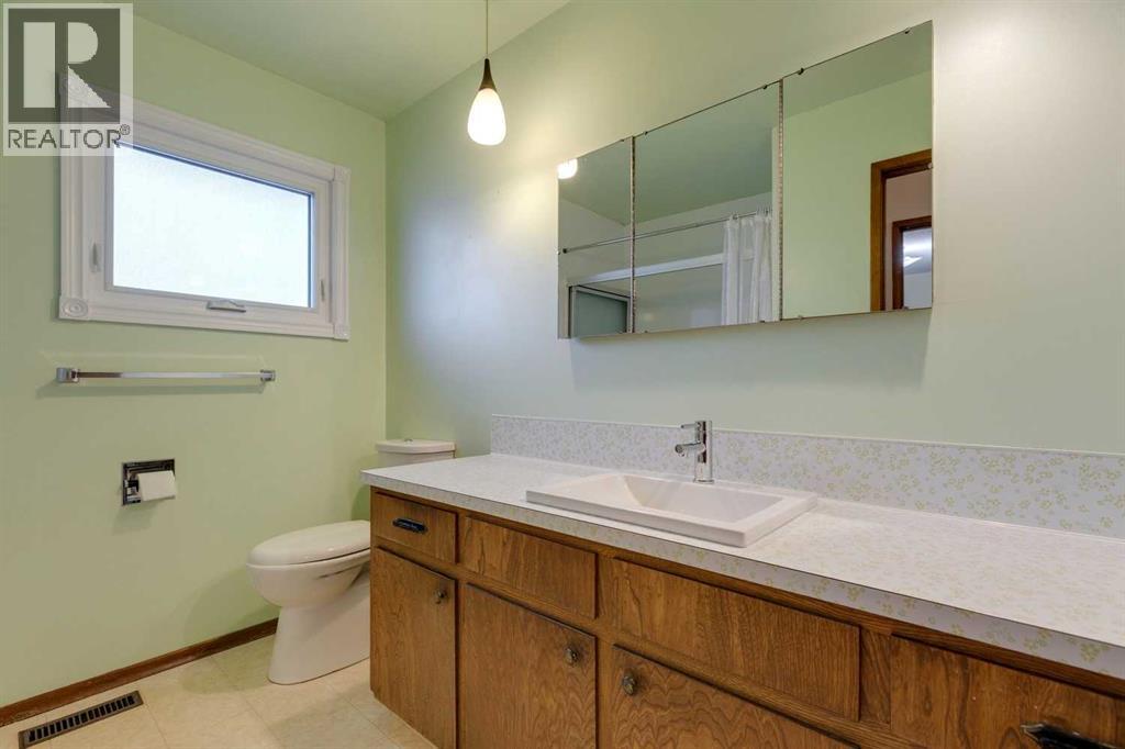 6320 Rundlehorn Drive Ne, Calgary, Alberta  T1Y 1M7 - Photo 17 - A2268766