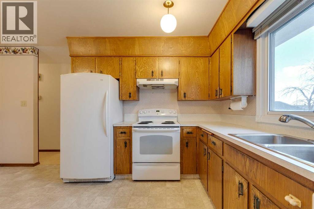 6320 Rundlehorn Drive Ne, Calgary, Alberta  T1Y 1M7 - Photo 9 - A2268766