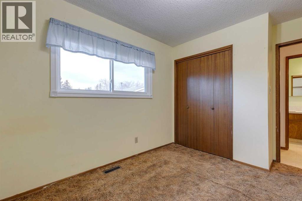 6320 Rundlehorn Drive Ne, Calgary, Alberta  T1Y 1M7 - Photo 14 - A2268766