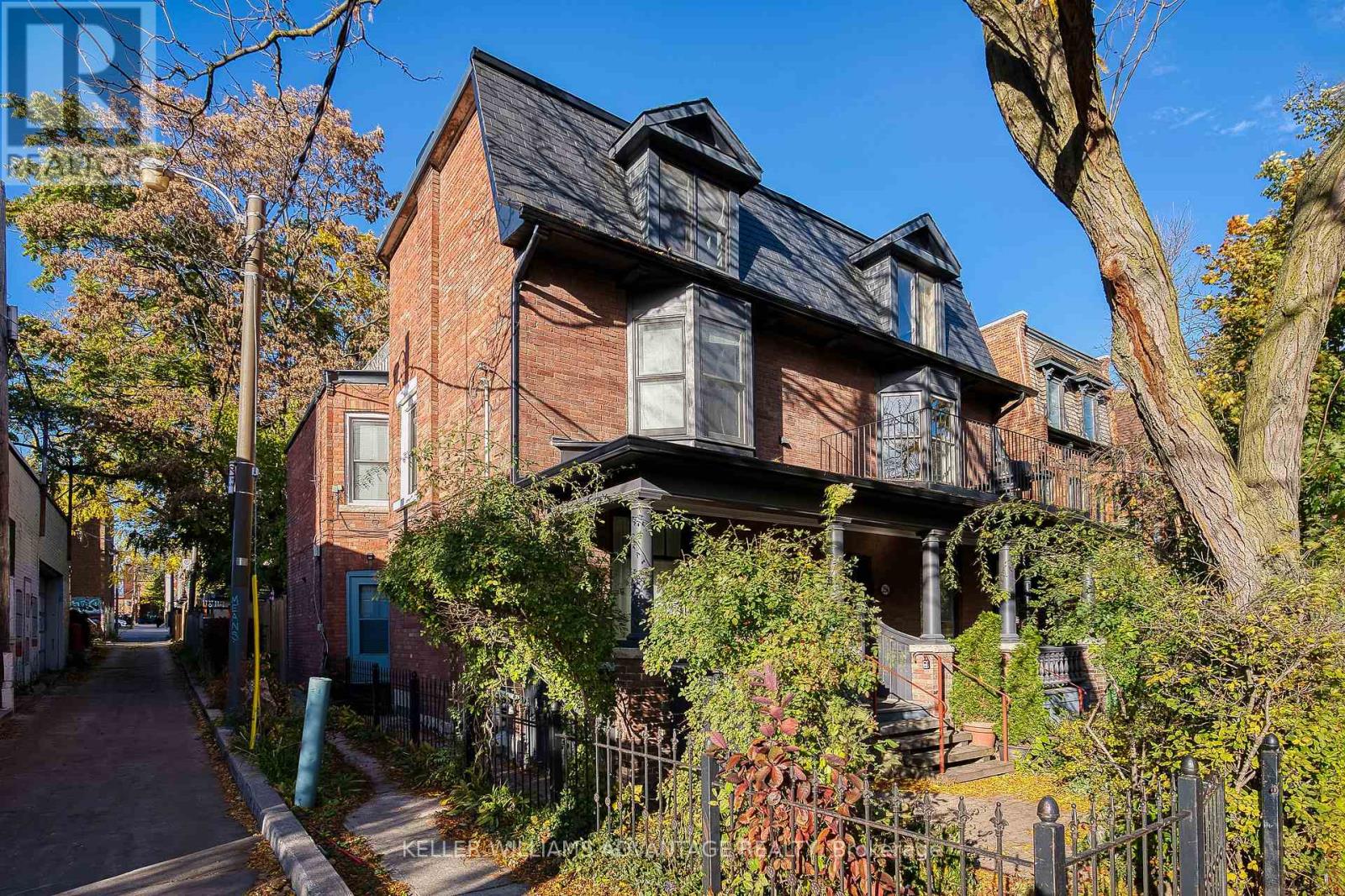 254a Carlton Street, Toronto, Ontario M5A 2L3 - Photo 4 - C12504408