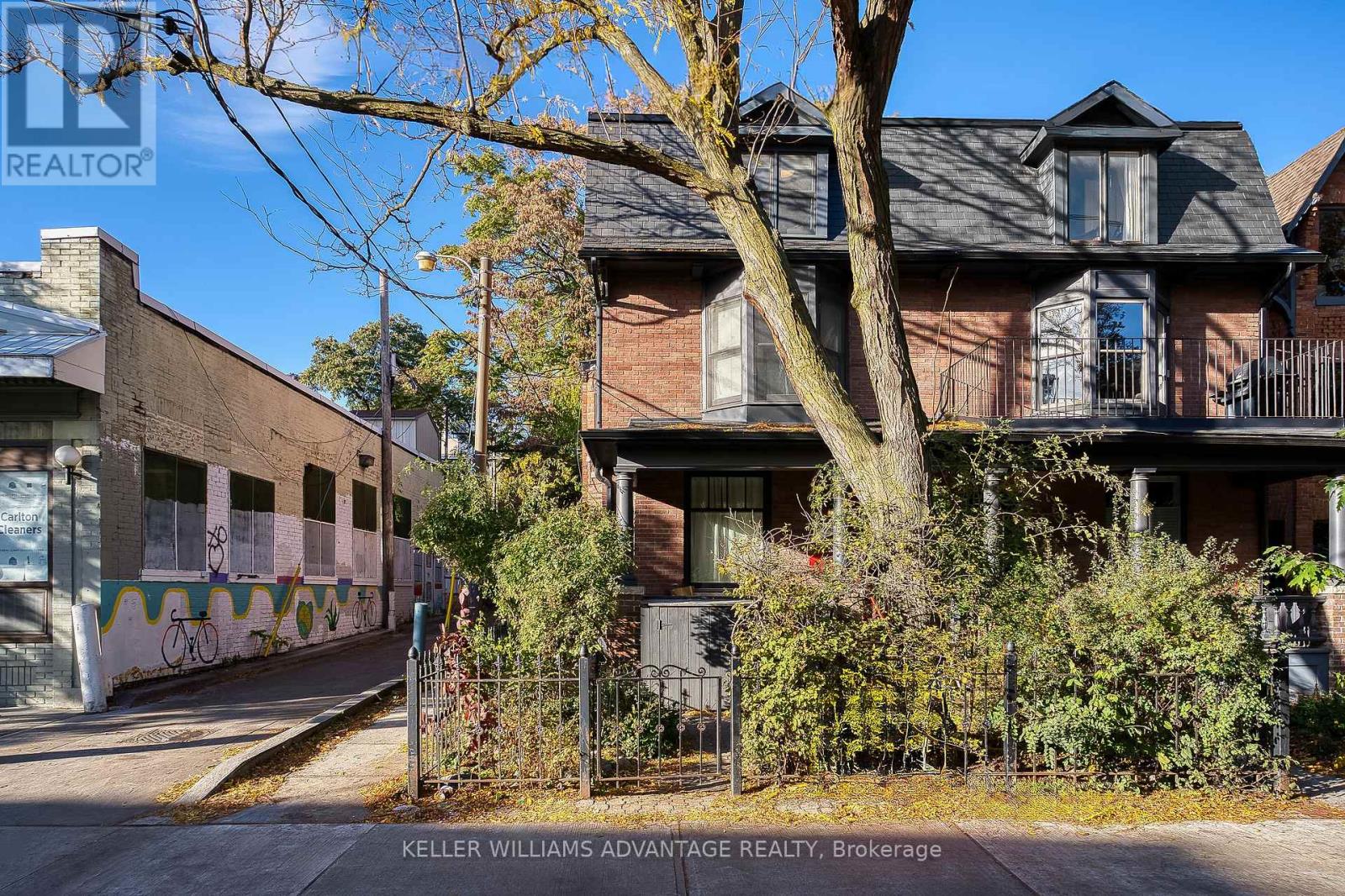 254a Carlton Street, Toronto, Ontario M5A 2L3 - Photo 3 - C12504408