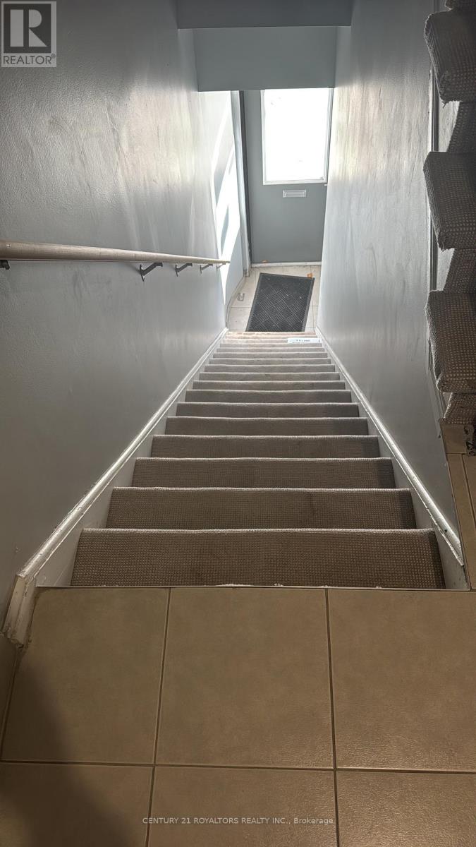 1 - 792 O'connor Drive, Toronto, Ontario  M4B 2S6 - Photo 6 - E12523258