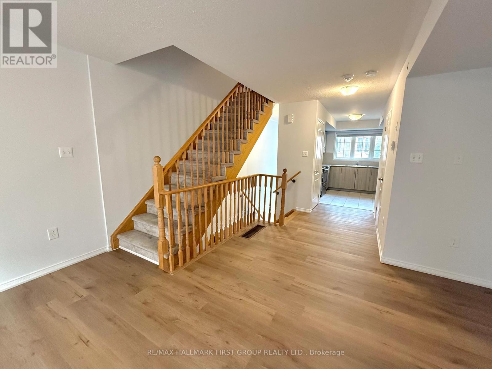 95 Sarita Path, Oshawa, Ontario  L1L 0K7 - Photo 8 - E12523300