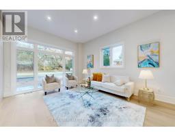 28 SCOTT STREET, Whitby, Ontario