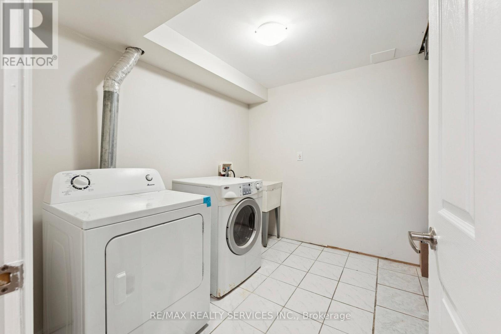 21 Majestic Crescent, Brampton, Ontario  L6S 3N1 - Photo 38 - W12520862