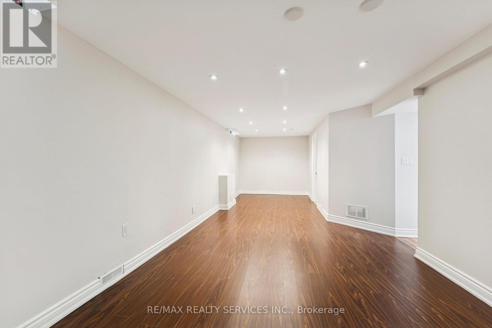 21 Majestic Crescent, Brampton, Ontario  L6S 3N1 - Photo 35 - W12520862