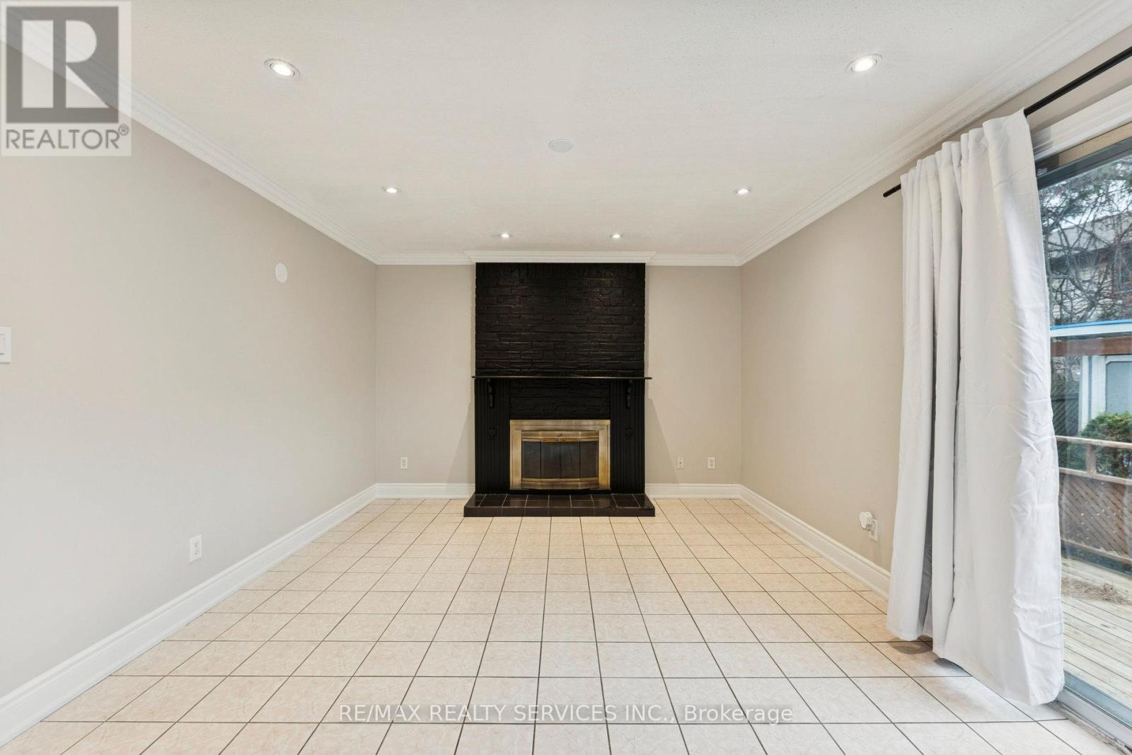 21 Majestic Crescent, Brampton, Ontario  L6S 3N1 - Photo 14 - W12520862