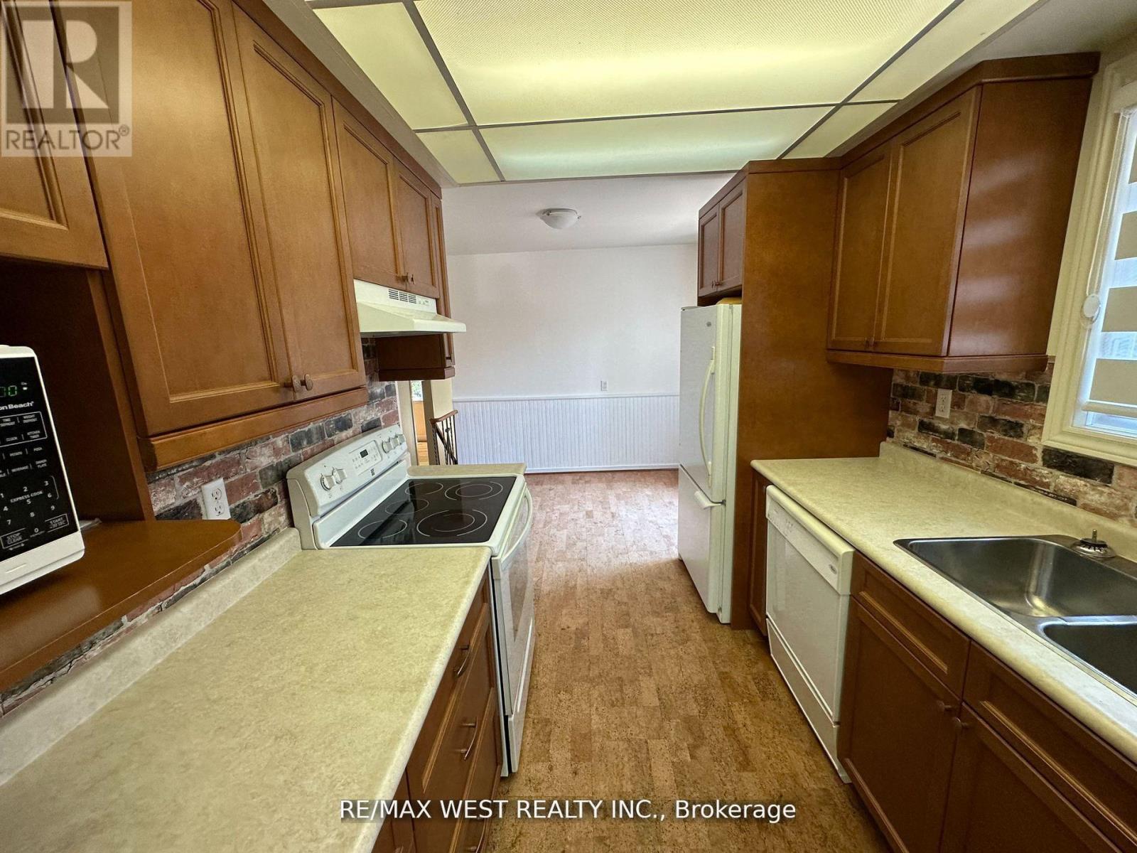 15 Tracey Drive, New Tecumseth, Ontario  L9R 1M2 - Photo 5 - N12523230