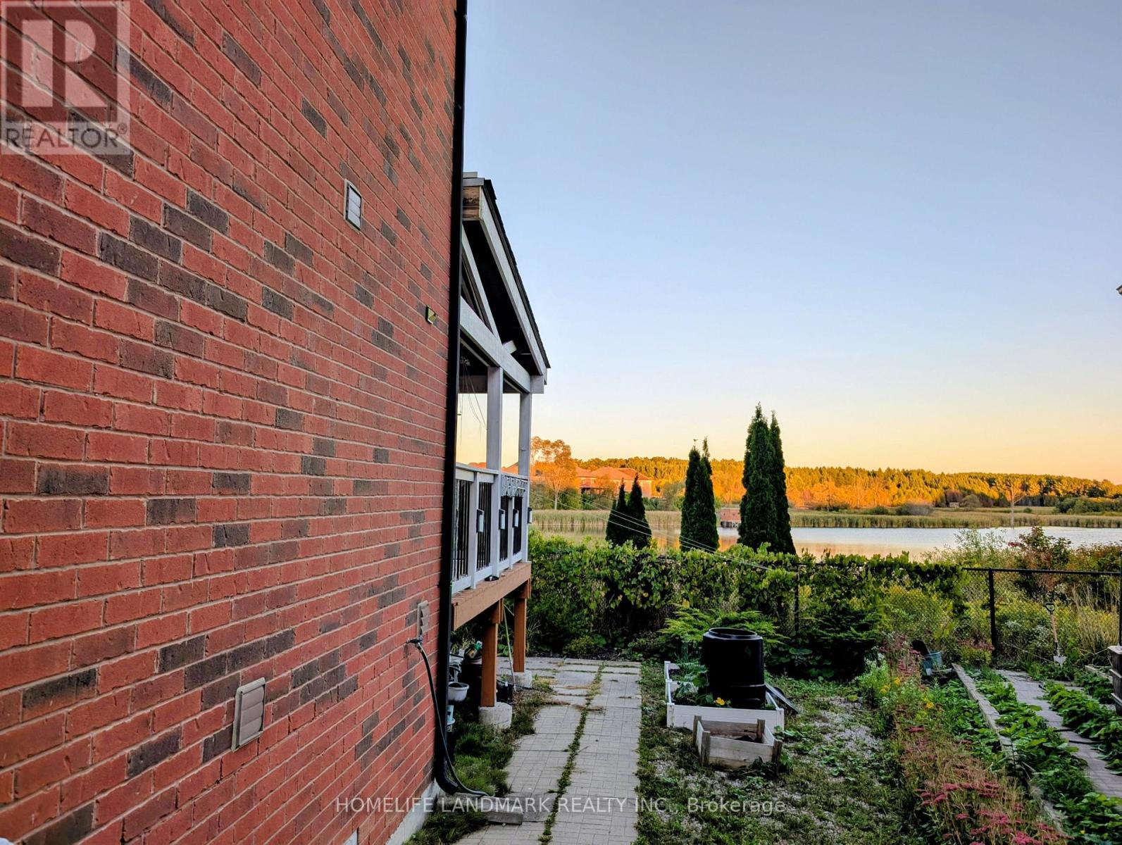 75 Pointon Street, Aurora, Ontario  L4G 0J9 - Photo 5 - N12523244