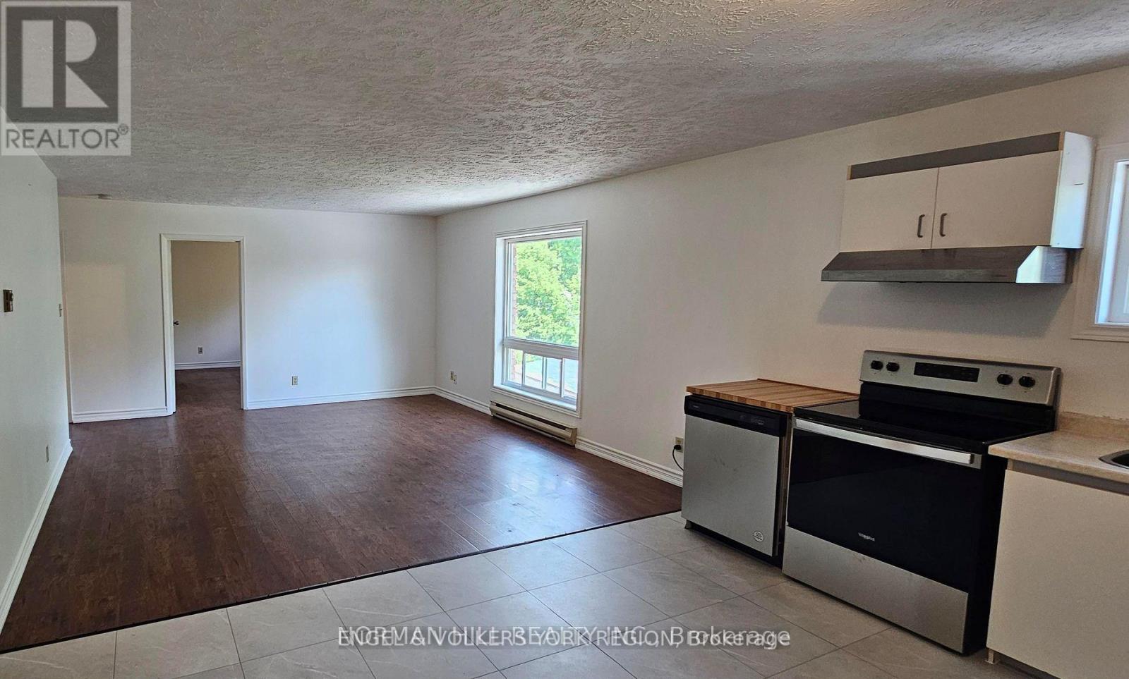 2 - 86 Curtis Street, Essa, Ontario  L0M 1B2 - Photo 7 - N12523286