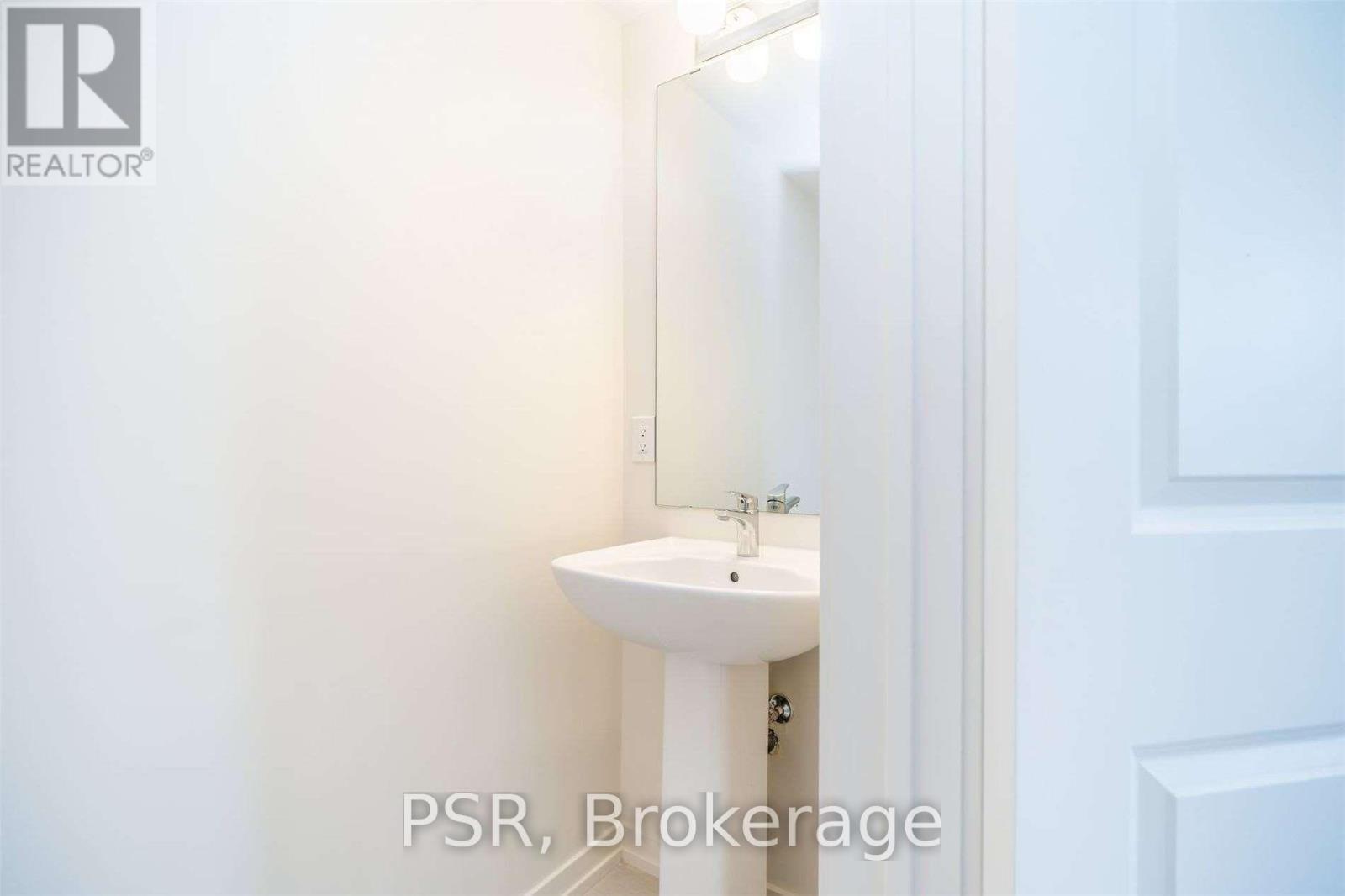 449 - 18 Whitaker Way, Whitchurch-Stouffville, Ontario  L4A 4T4 - Photo 11 - N12523288