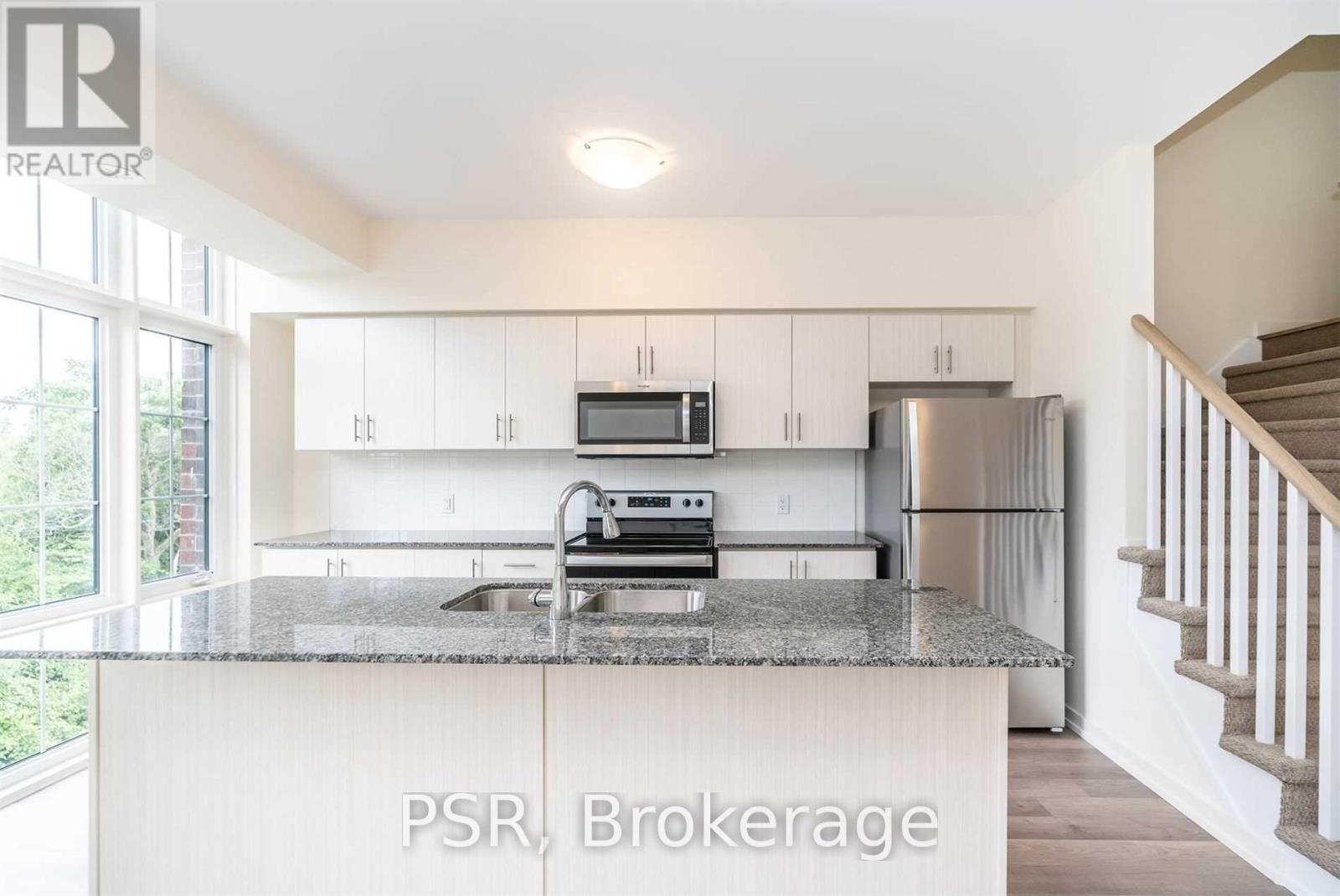 449 - 18 Whitaker Way, Whitchurch-Stouffville, Ontario  L4A 4T4 - Photo 4 - N12523288