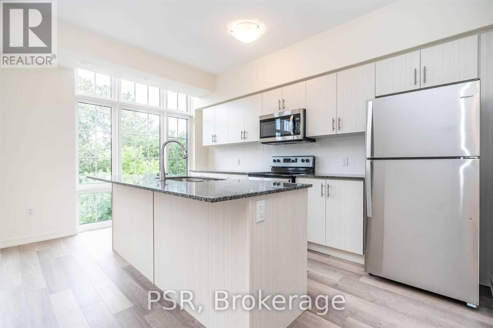 449 - 18 Whitaker Way, Whitchurch-Stouffville, Ontario  L4A 4T4 - Photo 5 - N12523288