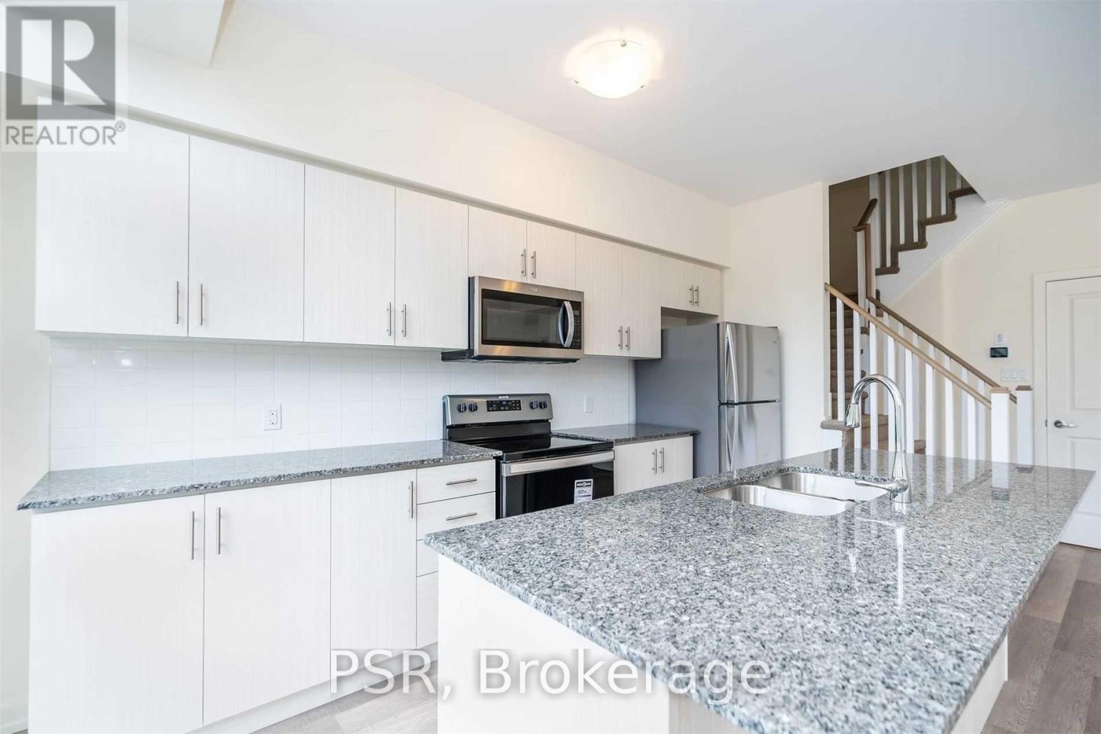 449 - 18 Whitaker Way, Whitchurch-Stouffville, Ontario  L4A 4T4 - Photo 6 - N12523288