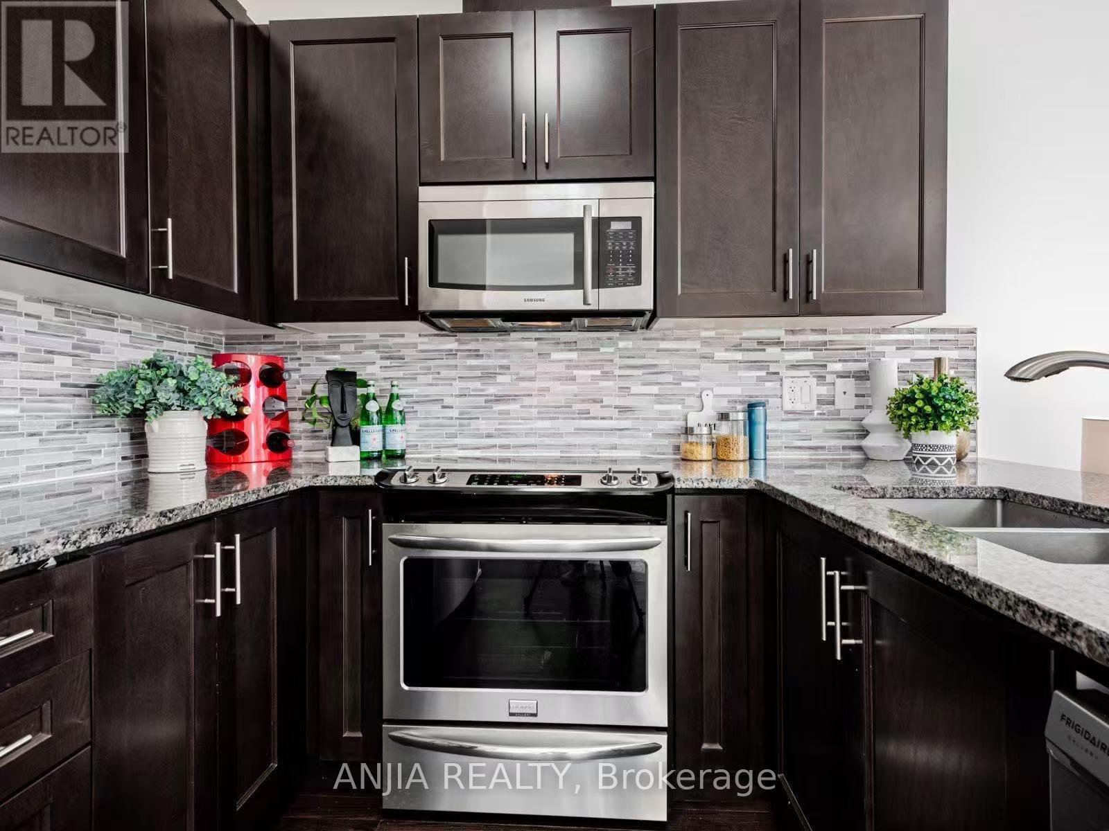 9140 Bathurst Street, Vaughan, Ontario  L4J 0K1 - Photo 12 - N12523292